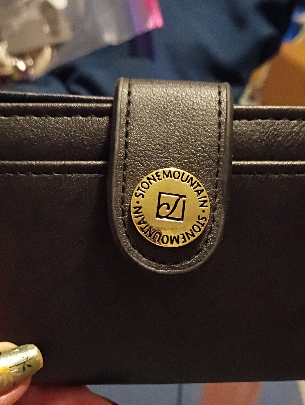 Stone Mountain Accessories Black Leather Billfold with Branded Gold Snap